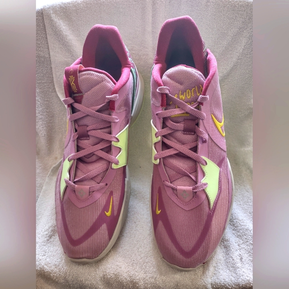 Nike Kyrie Low 5 EP Orchid DJ6012-500 Size 17 NWOT GRB